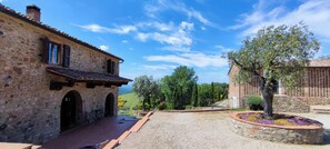 Front of property - agriturismo e maneggio Poggio Leone (Gambassi Terme)
