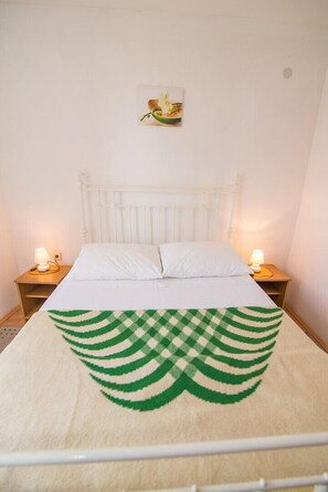 2 bedrooms, WiFi, bed sheets - Andjelka B4+1- B Mansarda (Mali Losinj)