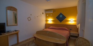 WiFi, bed sheets - Pansion Saturn / Pansion Saturn soba 26 -sea view (Veli Lošinj)