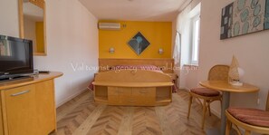 WiFi, bed sheets - Pansion Saturn / Pansion Saturn soba 26 -sea view (Veli Lošinj)