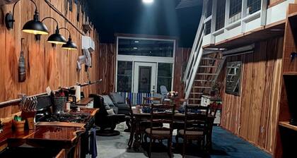 Out Back Bunkhouse. Find peace & quiet in the country, 7 miles outside of town.