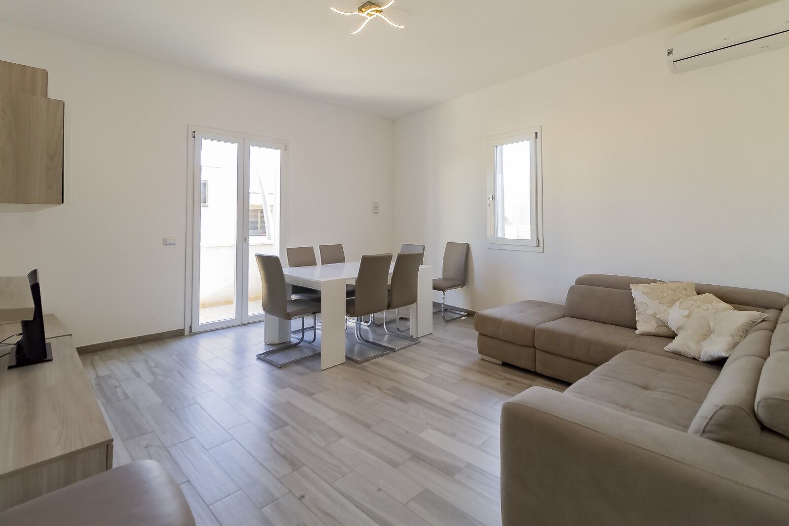 Apartment, Balcony, Sea View | Living area