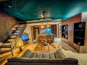 TV - 1BR Penthouse| Jacuzzi,Natural Cenote,Gym&Sauna (Tulum)