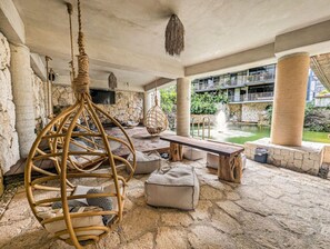 Outdoor dining - Nuju Rentals|Tropical 2BR | ATV | Sauna | Gym&Pool (Tulum)