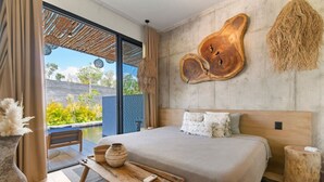 2 chambres, bureau, fer et planche à repasser, lit de bébé portatif