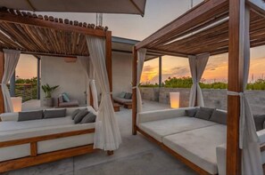Terrace/patio - Nuju Rentals|Luxury Loft|Private Jacuzzi,Gym,Sauna (Tulum)