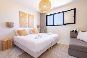 3 bedrooms, iron/ironing board, WiFi, bed sheets - Maison Marly avec piscine privee a Serignan (Sérignan)