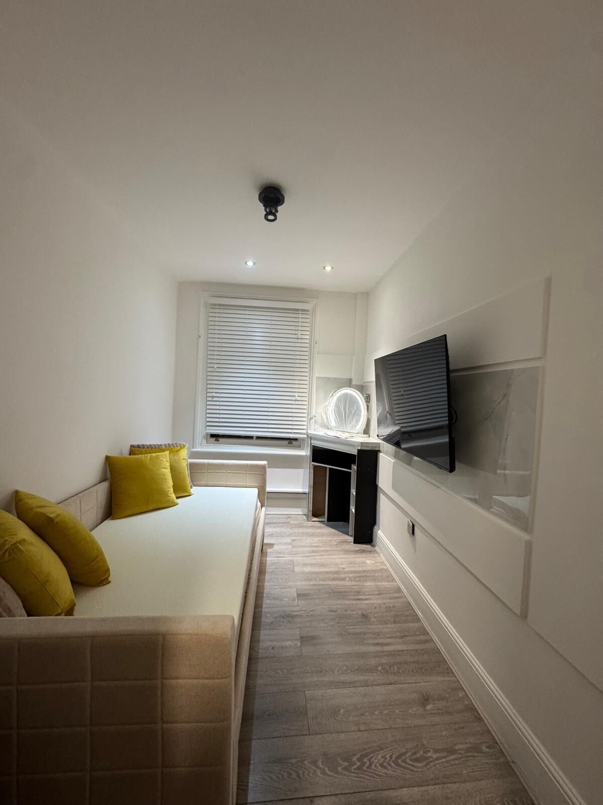 1 chambre, fer et planche à repasser, Wi-Fi, literie fournie