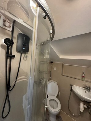 Towels, toilet paper - Stylish 1BR and Sofa Bed Walk to London Eye 20 Mins (London)