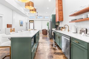 Micro-ondas, fogão, cooktop, lava-louças