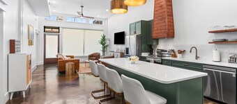 Luxury Downtown Home with Secure Parking