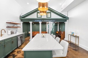 Interior - Luxury Downtown Home with Secure Parking (Mobile)