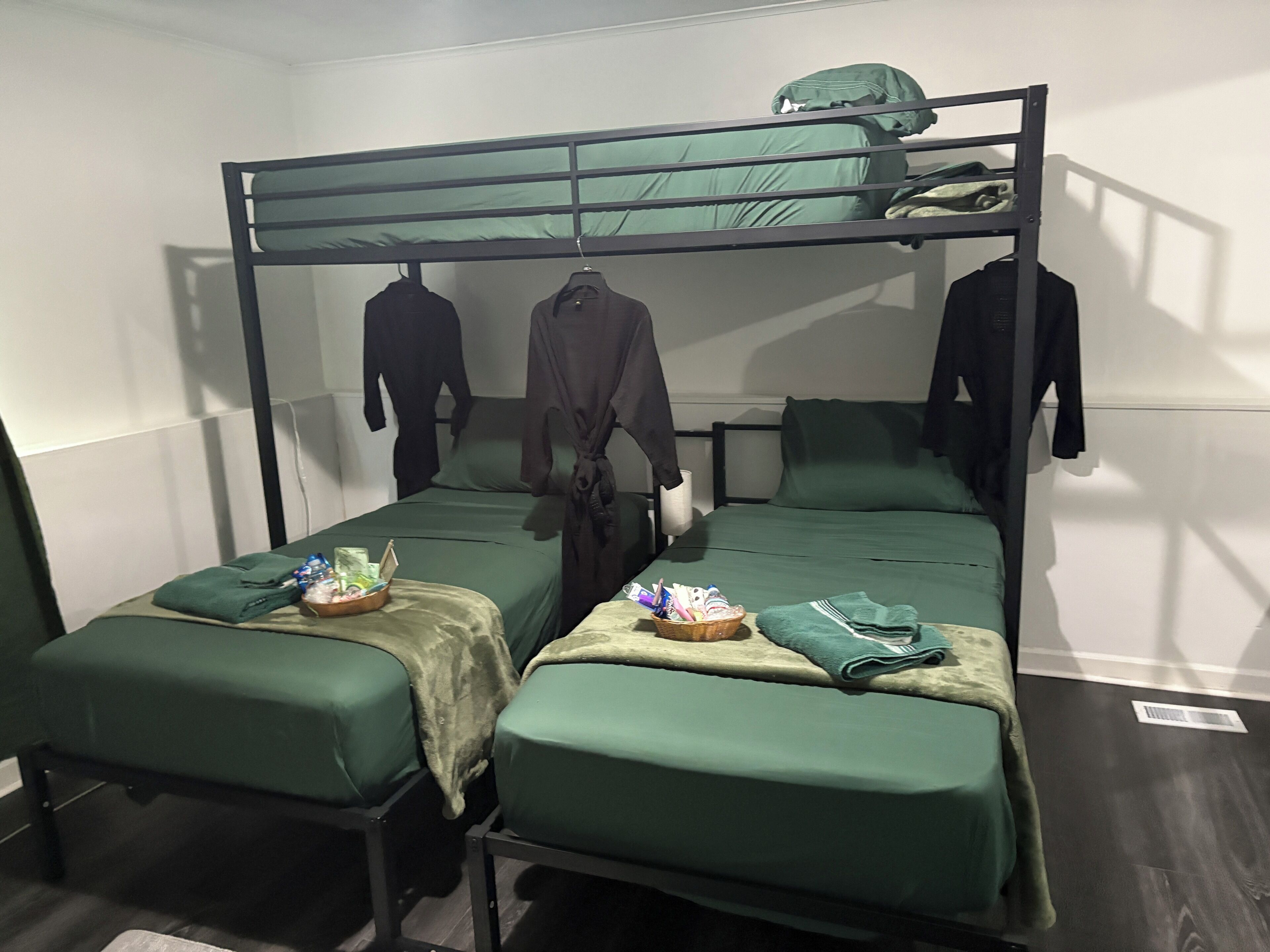 5 Schlafzimmer, Bügeleisen/Bügelbrett, Reisekinderbett, kostenloses WLAN
