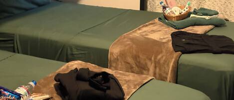 5 bedrooms, iron/ironing board, travel cot, free WiFi
