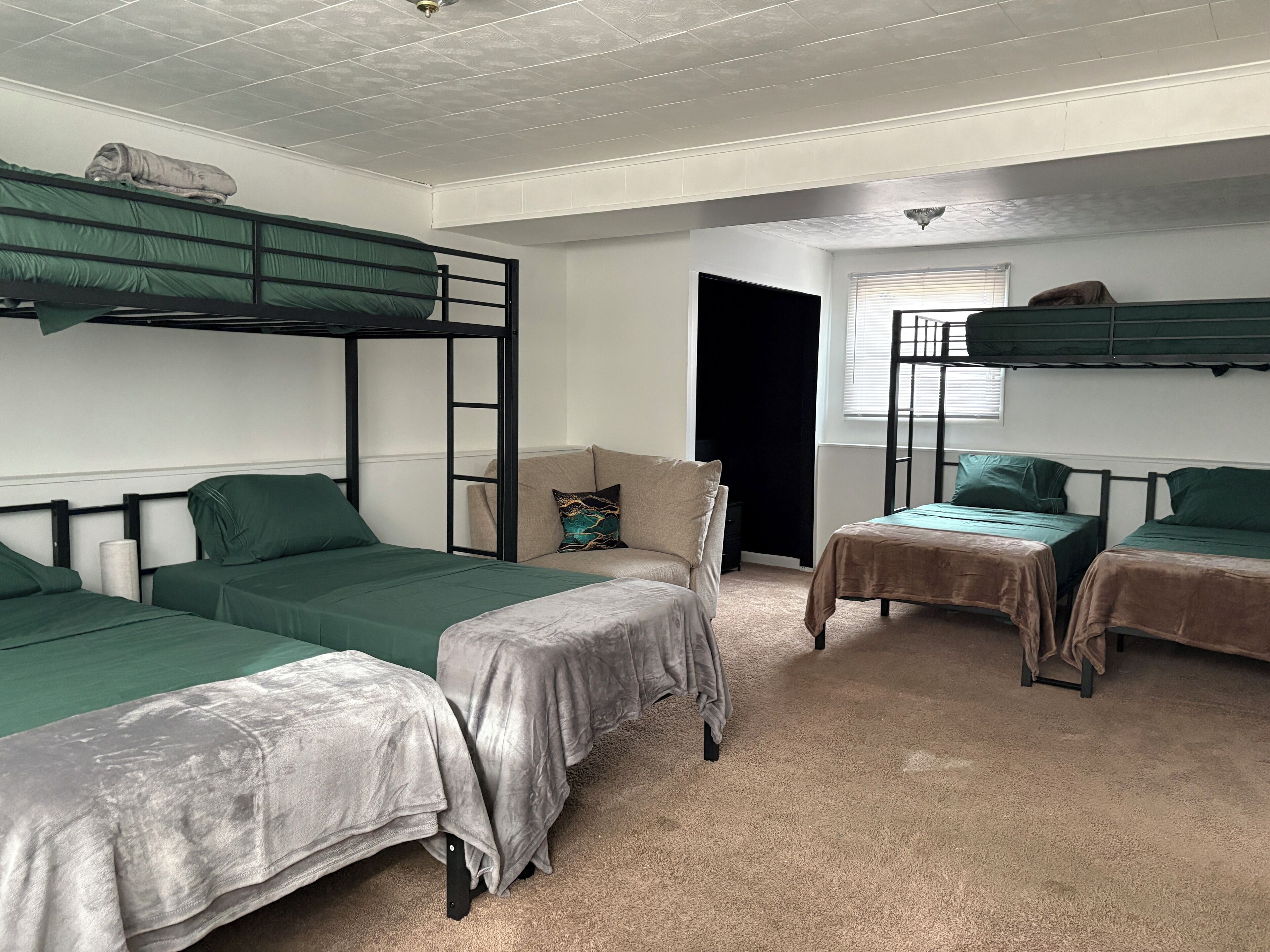 Iron/ironing board, travel cot, free WiFi, bed sheets