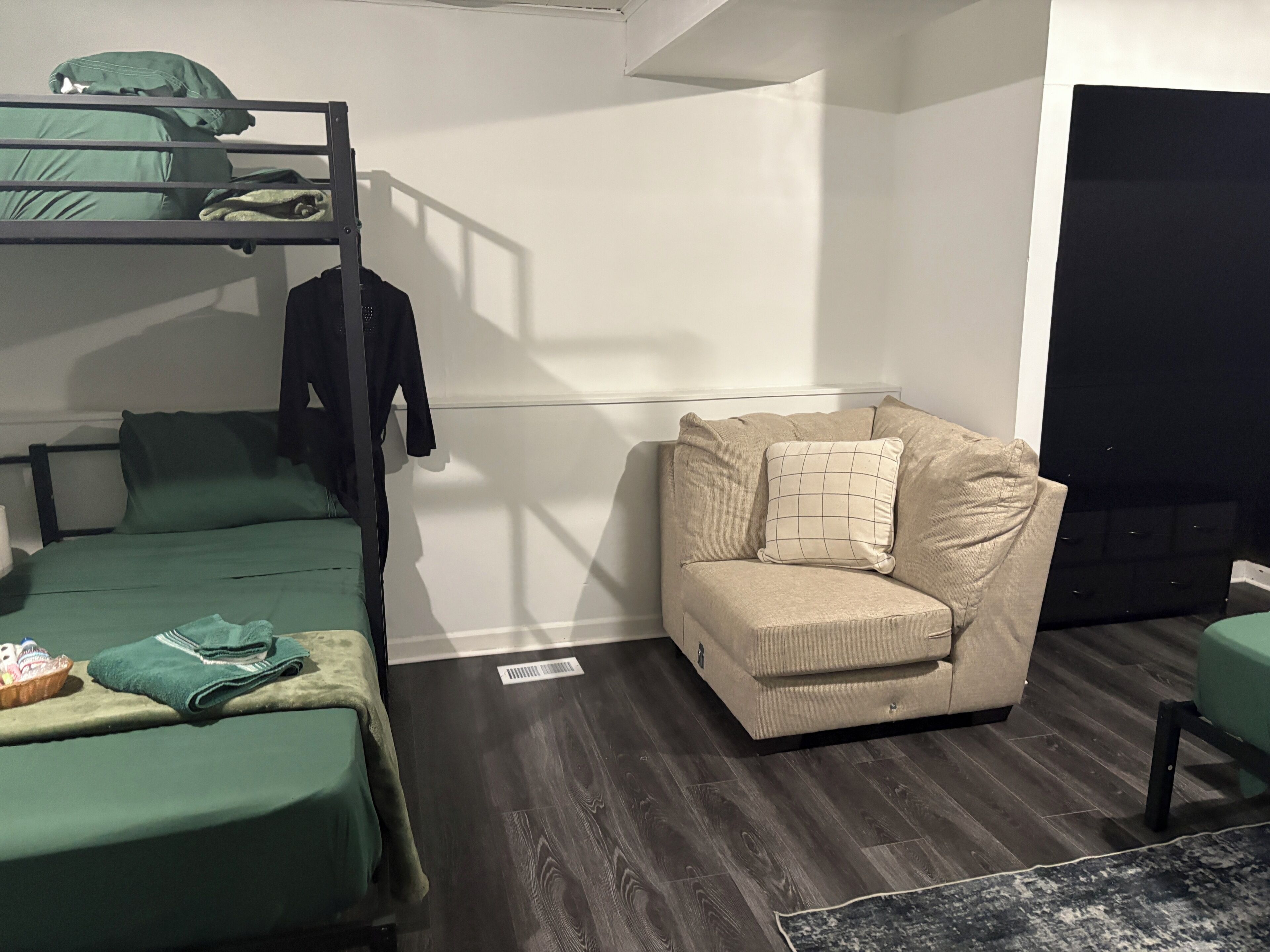 5 bedrooms, iron/ironing board, travel cot, free WiFi