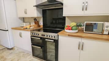 村舍 | 私人厨房 | 洗碗机、厨具/餐具