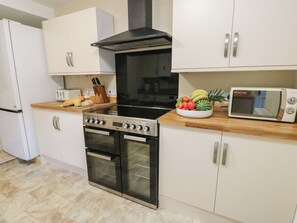 Casa de campo | Cozinha privada | Lava-louças, talheres/pratos/utensílios de cozinha