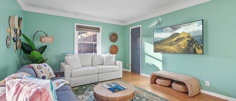 电视、书、立体声音响