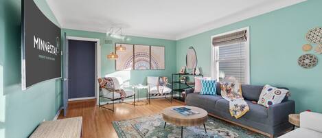 تلفزيون، كُتُب، ستيريو