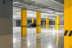 المنطقة المحيطة بالمنشأة