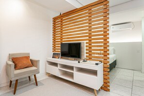 Iron/ironing board, Internet, bed sheets - Polo Central | 300MB Wi-Fi | Smart TV #CA94 (Florianópolis)