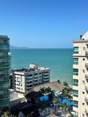 Exterior - Premium Ocean View Penthouse in Meia Praia - 12th floor, high standard, one block from the beach. (Itapema)