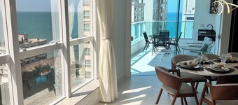 Premium Ocean View Penthouse in Meia Praia - 12th floor, high standard, one block from the beach.