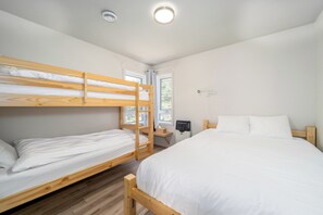 Panoramic Apartment, Balcony, Lake View | Free WiFi - Escale au Lac (Rivière-à-Pierre)