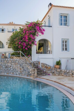 Outdoor pool - Villa Giasemi - A Beautiful and cosy Villa with swimming pool (Spetses)