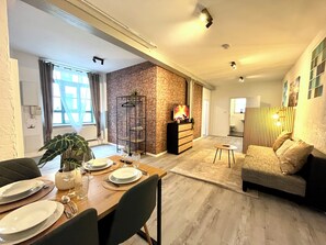 Living area - Industrial feeling in a quiet backyard location (Leipzig)