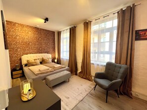 Iron/ironing board, WiFi, bed sheets - Industrial feeling in a quiet backyard location (Leipzig)