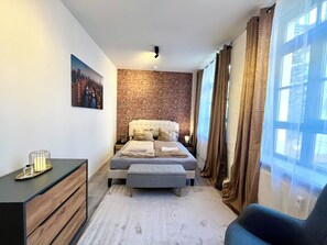 Iron/ironing board, WiFi, bed sheets - Industrial feeling in a quiet backyard location (Leipzig)