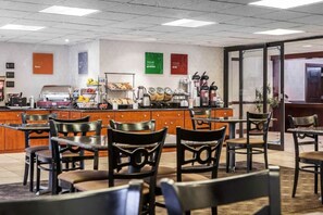 Dining - Tranquil Family Stay Near Parx Casino, Sesame Place & Bucks County Hotspots (Feasterville-Trevose)