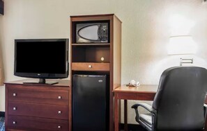 Interior - 3 Family-Friendly Hotels with Free Breakfast & Seasonal Pool Near Downtown (Feasterville-Trevose)