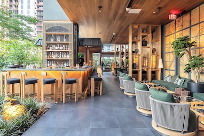 Luxury Studio on 25th Floor • Stunning City Views in Downtown Miami