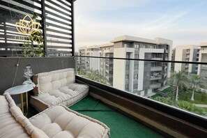 Property grounds - Beautiful 2-bedroom apartment with AC in lively Cairo Governorate (Cairo Governorate)