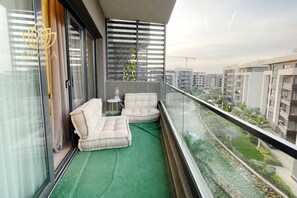 Property grounds - Beautiful 2-bedroom apartment with AC in lively Cairo Governorate (Cairo Governorate)