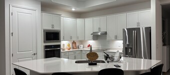 3-bedroom resort in charming Venice in Golf club community