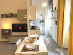 Dining - MilanoFlats - Cenisio M5 - MiCo Fairgrounds (Milano)