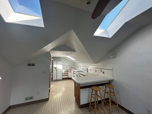 2-bedroom studio sunny bright north hill location.