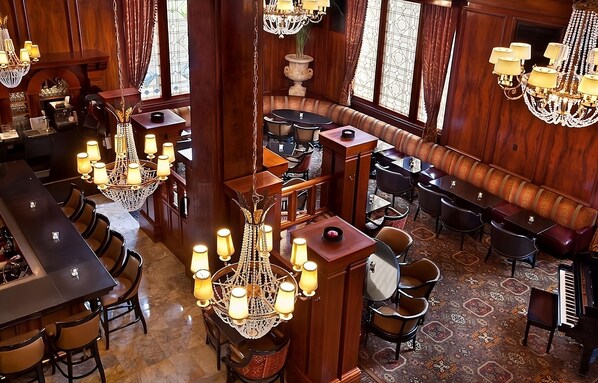 Dining - Portland Room with Modern Comforts – Walkable to Dining, Shops & Downtown sights (Portland)