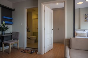 Apartment, Balcony, City View | Living area