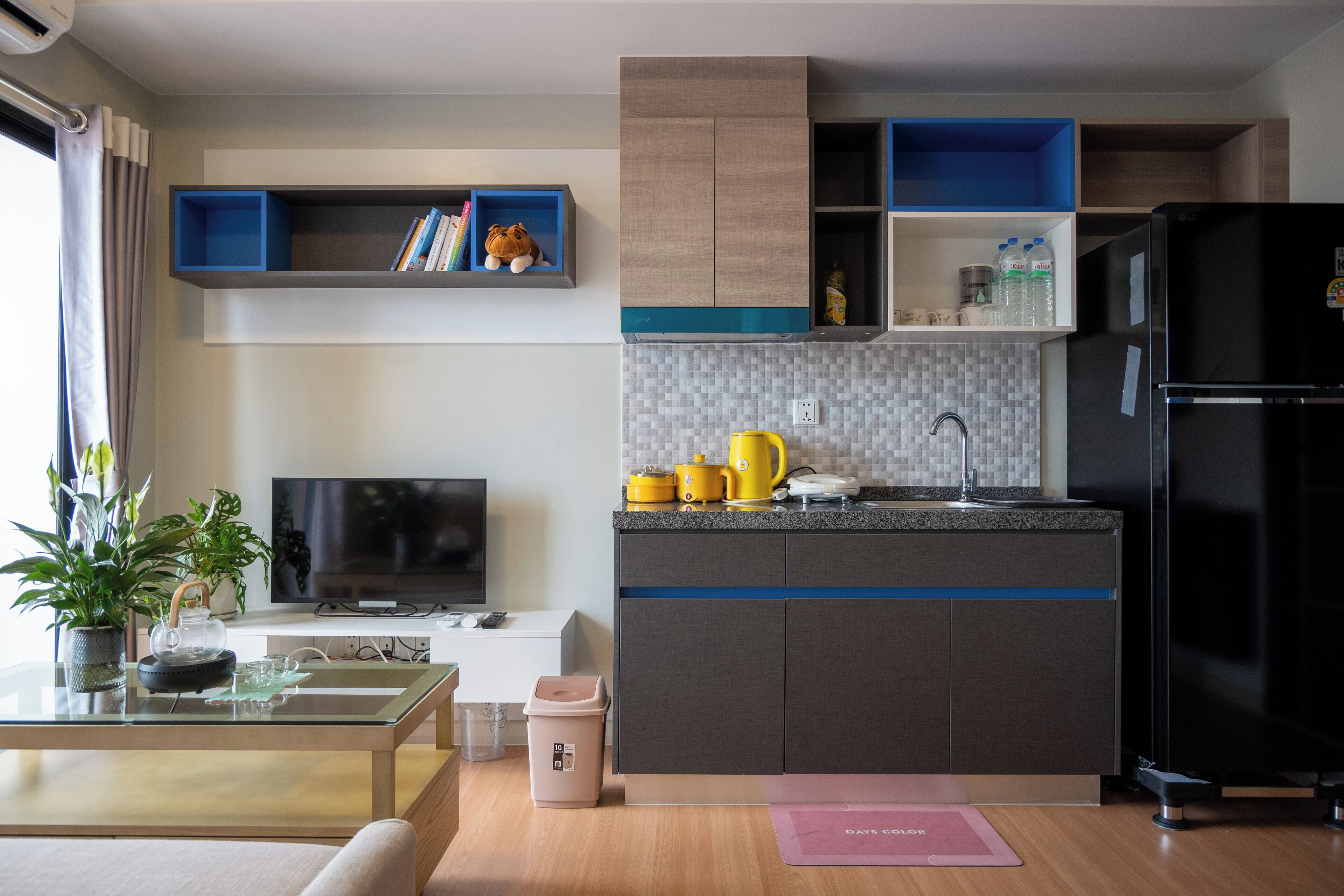 Lägenhet - balkong - utsikt mot staden | Eget kök | Kylskåp, diskmaskin och grytor/köksredskap