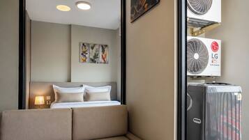 Apartment, Balcony, City View | Living area