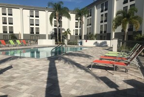 Pool - 4 Units in 2 Queen Beds Each w/ Pool! Near Disney (Kissimmee)