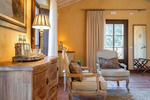 Dubbelrum - uteplats - utsikt mot trädgården | Memory foam-madrasser och minibar med vissa gratis produkter