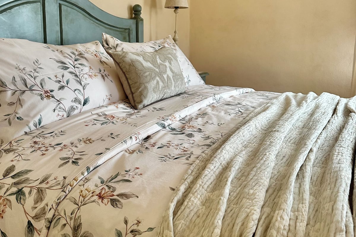 Chambre Double, vue jardin | Rideaux occultants, fer et planche à repasser, Wi-Fi gratuit