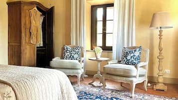 Chambre Double, vue piscine | Rideaux occultants, fer et planche à repasser, Wi-Fi gratuit