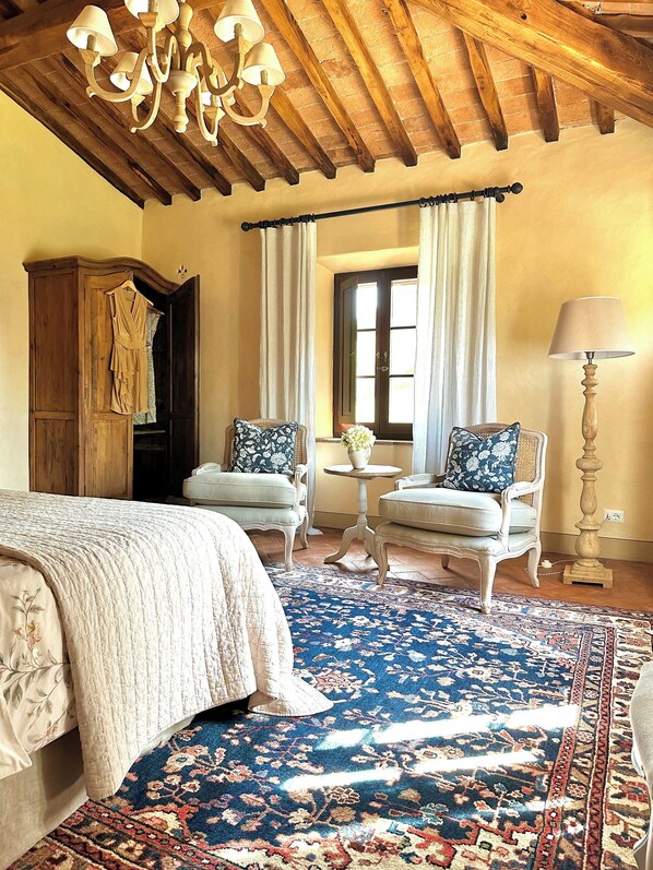 Double Room, Pool View | Memory foam beds, free minibar items, blackout drapes - Agriturismo La Frattina (Buonconvento)